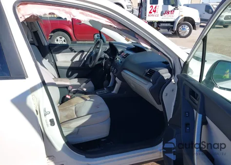 2015 Subaru Forester 2.5I Premium из США, поврежденный, VIN JF2SJADC1FH525449